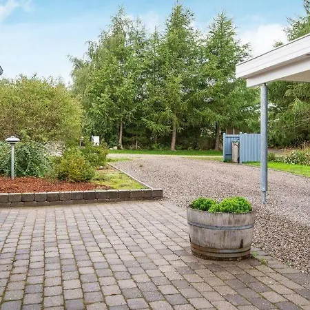 Sleeps 8 Wifi Holiday home *