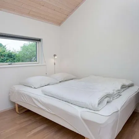 Holiday home Sleeps 8 Wifi