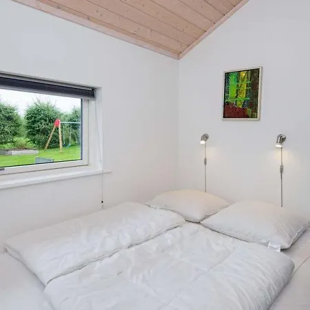 Sleeps 8 Wifi Holiday home Fjellerup Mark
